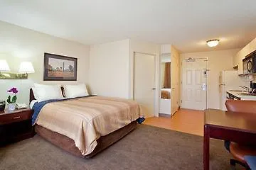 Mainstay Northbrook Hotel 3*