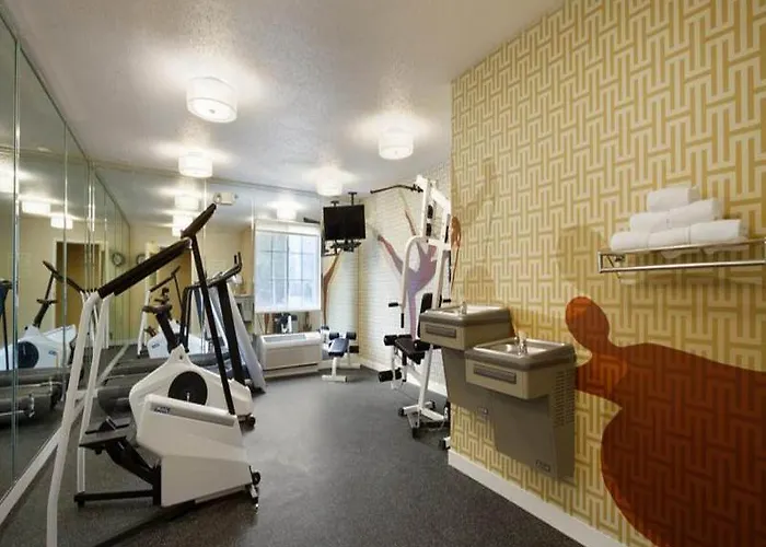 Mainstay Northbrook Hotel