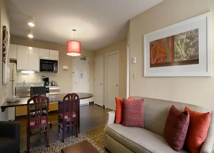 Mainstay Northbrook Hotel